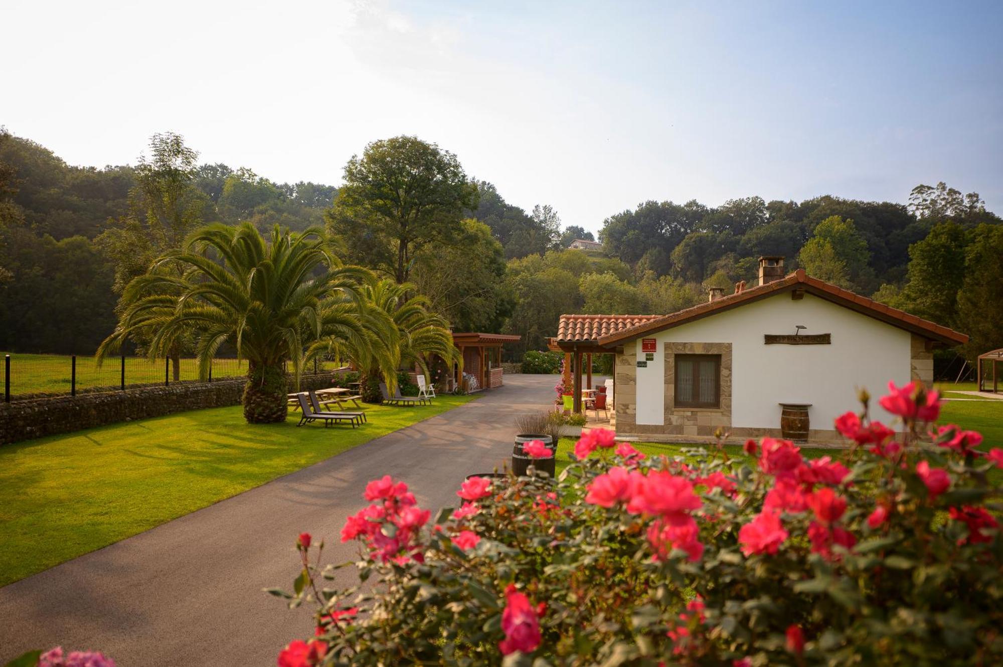 Casa Rural El Puentuco Suite Luxury Famous, Próximo a el Parque de Cabarceno Villacarriedo Habitación foto
