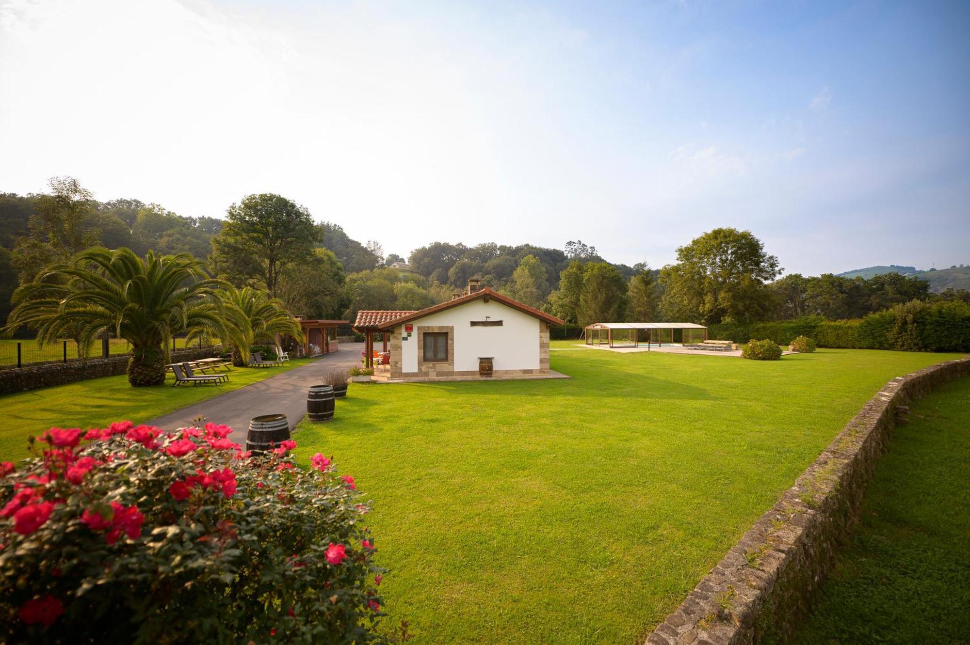 Casa Rural El Puentuco Suite Luxury Famous, Próximo a el Parque de Cabarceno Villacarriedo Exterior foto