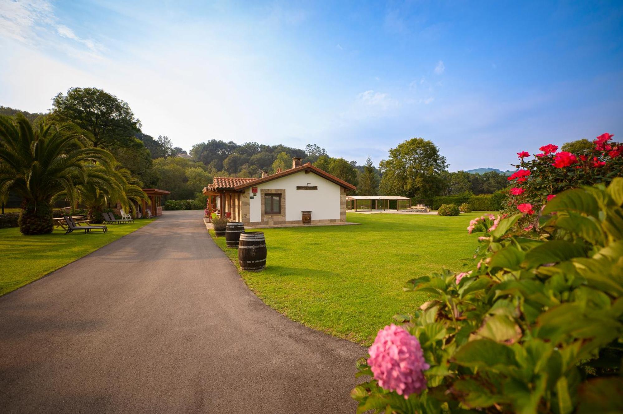 Casa Rural El Puentuco Suite Luxury Famous, Próximo a el Parque de Cabarceno Villacarriedo Exterior foto