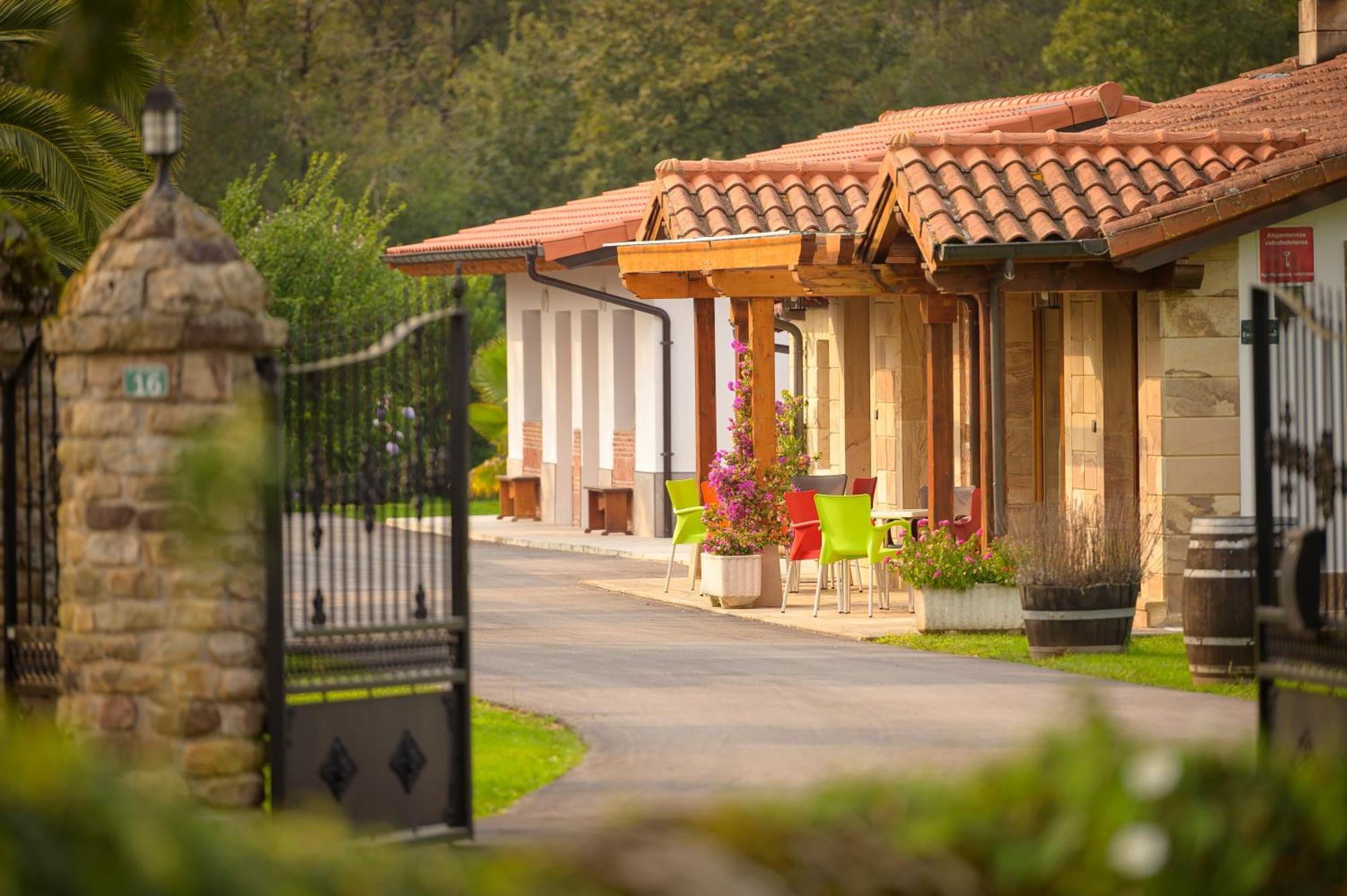 Casa Rural El Puentuco Suite Luxury Famous, Próximo a el Parque de Cabarceno Villacarriedo Exterior foto