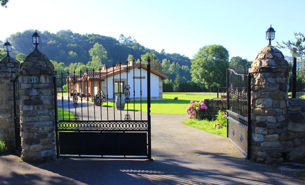 Casa Rural El Puentuco Suite Luxury Famous, Próximo a el Parque de Cabarceno Villacarriedo Exterior foto