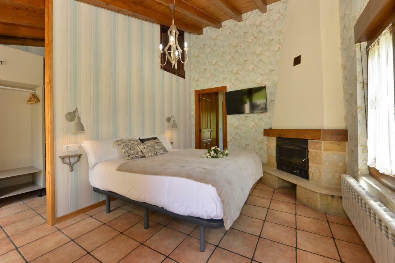 Casa Rural El Puentuco Suite Luxury Famous, Próximo a el Parque de Cabarceno Villacarriedo Exterior foto