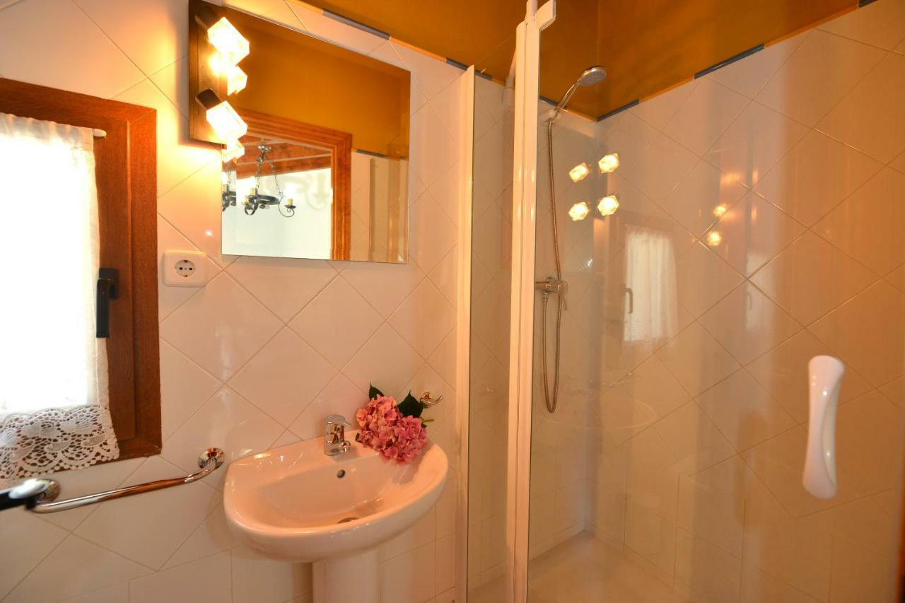 Casa Rural El Puentuco Suite Luxury Famous, Próximo a el Parque de Cabarceno Villacarriedo Exterior foto