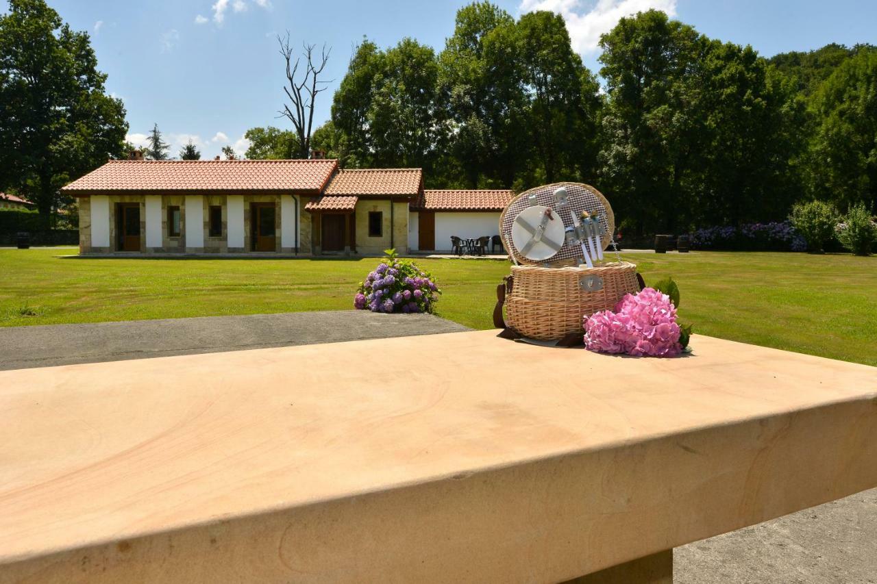Casa Rural El Puentuco Suite Luxury Famous, Próximo a el Parque de Cabarceno Villacarriedo Exterior foto