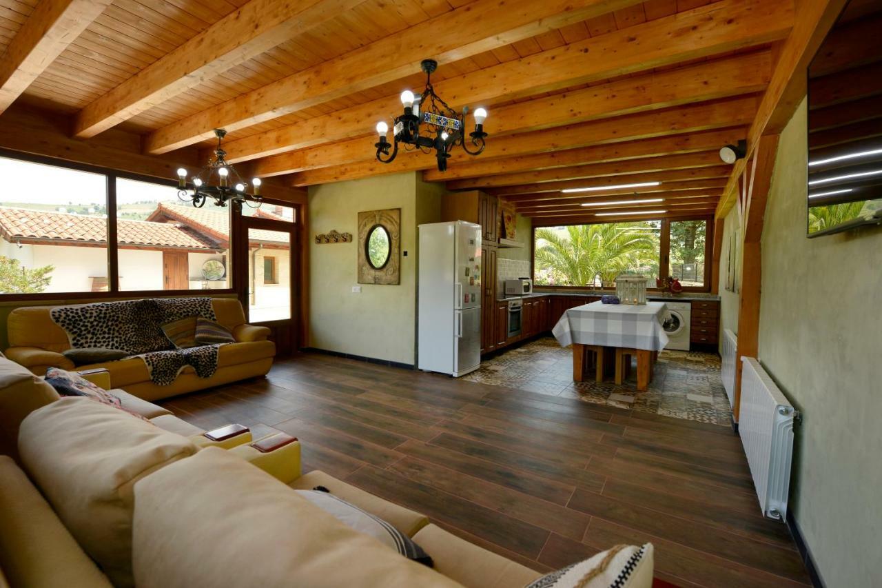Casa Rural El Puentuco Suite Luxury Famous, Próximo a el Parque de Cabarceno Villacarriedo Exterior foto